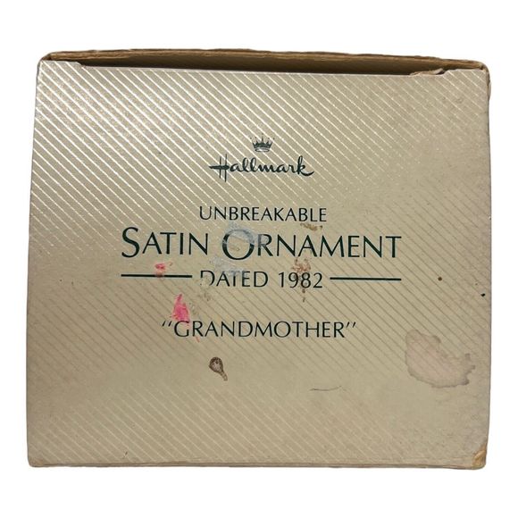 Hallmark Keepsake Ornament Vtg  1982 "A Grandmother Is Love” Unbreakable Satin - Picture 10 of 12